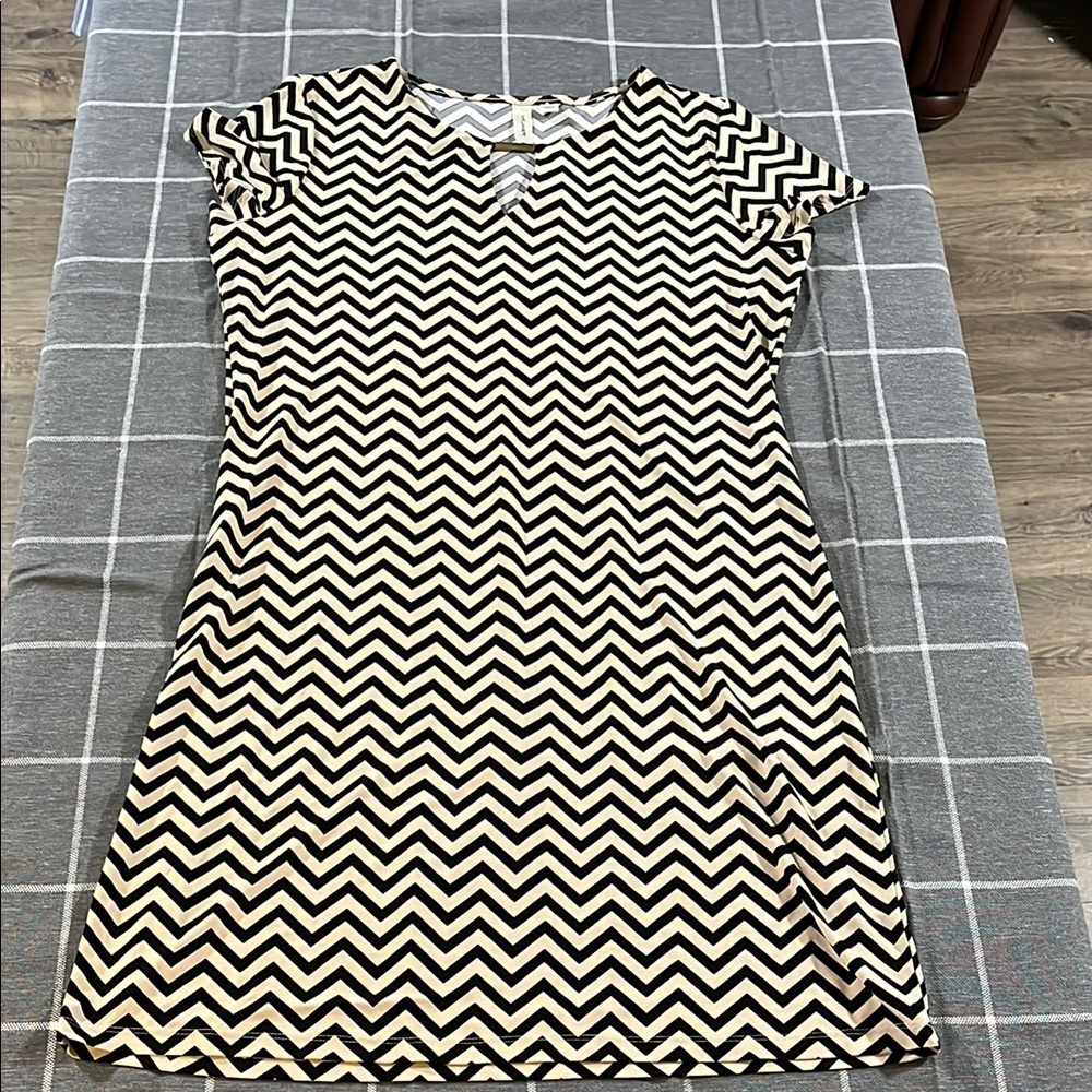 Tacera Black and White Sheath Mini Dress with Flutter Sleeves